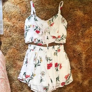 Hollister 2 pc set